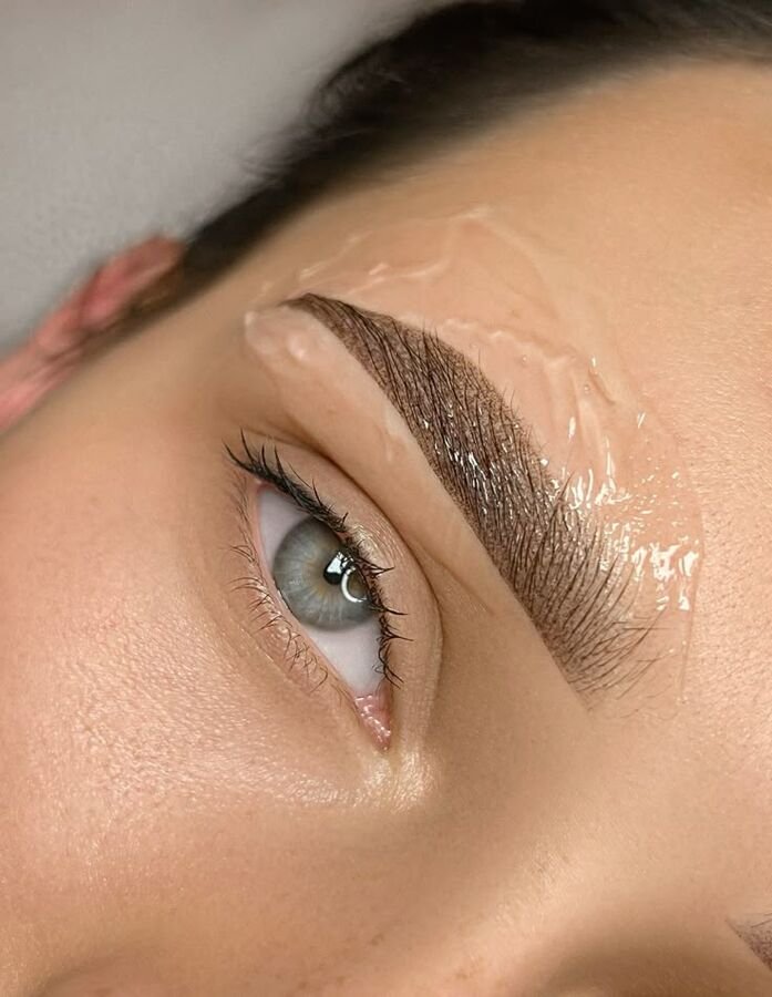Cejas con micropigmentación